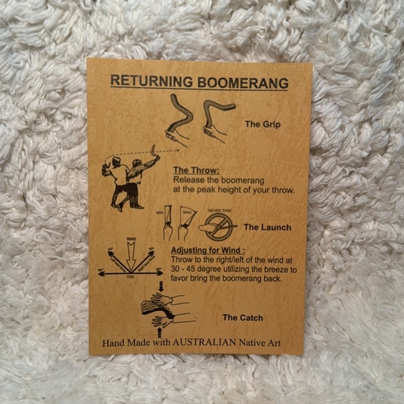 Handmade Australian Wooden Boomerang & Stand - Picture 3 of 7